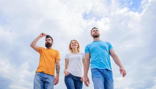 What is a casual communicative style? 