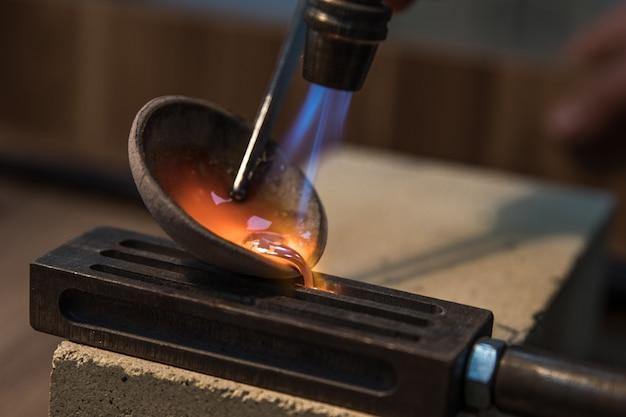 What is the melting point of fuse? 