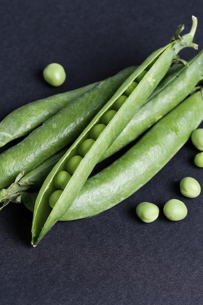 Are all lima beans green? 