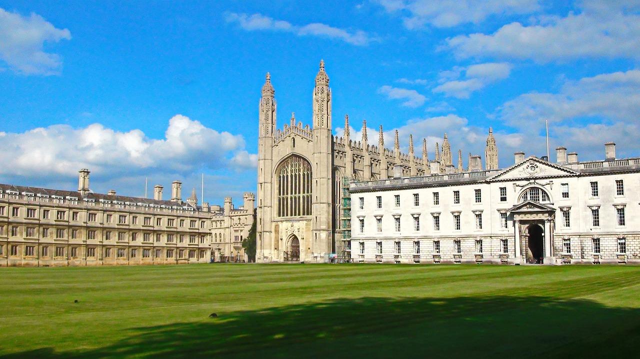 Are there community colleges in the UK? 