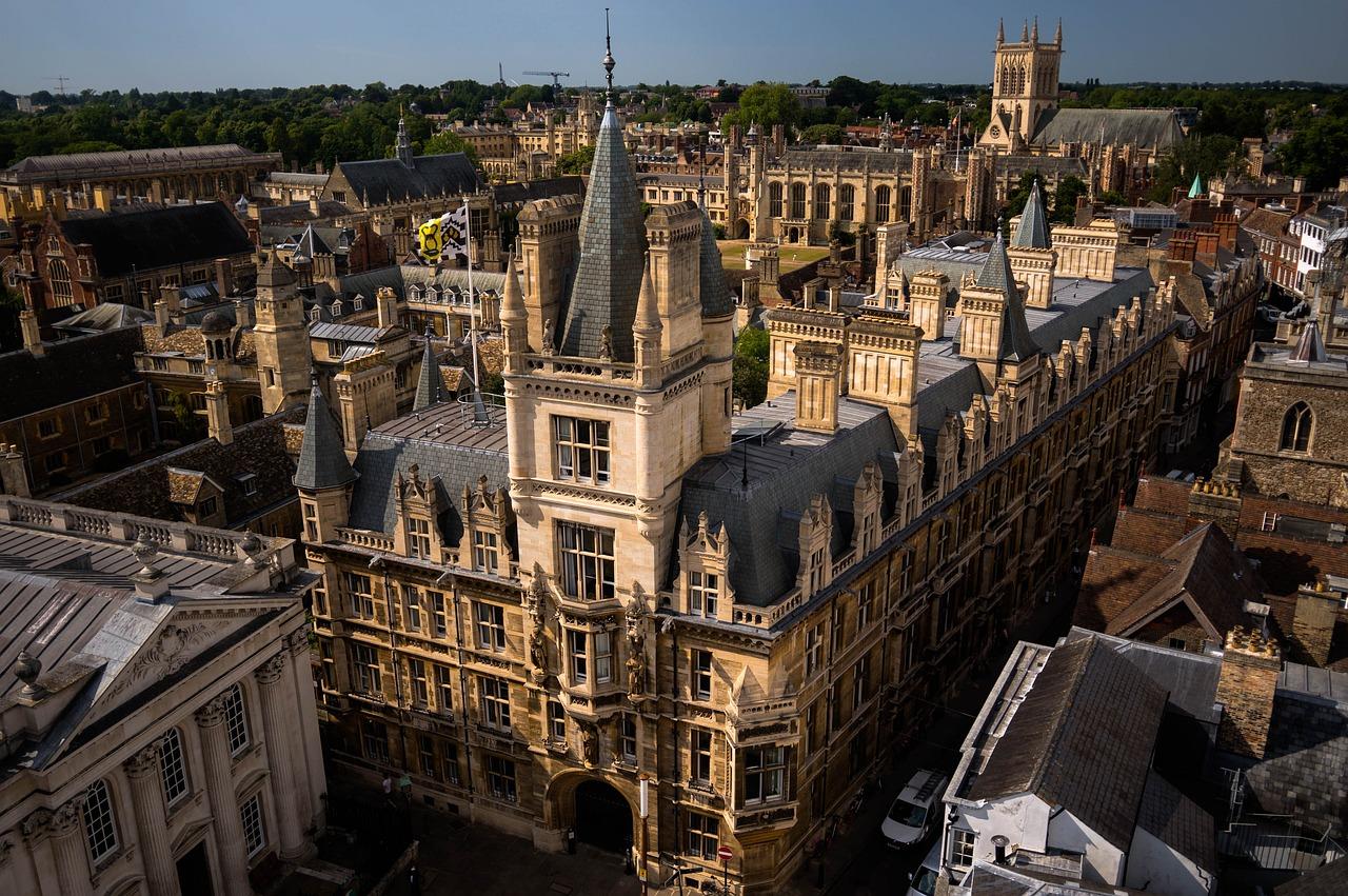 Are there community colleges in the UK? 