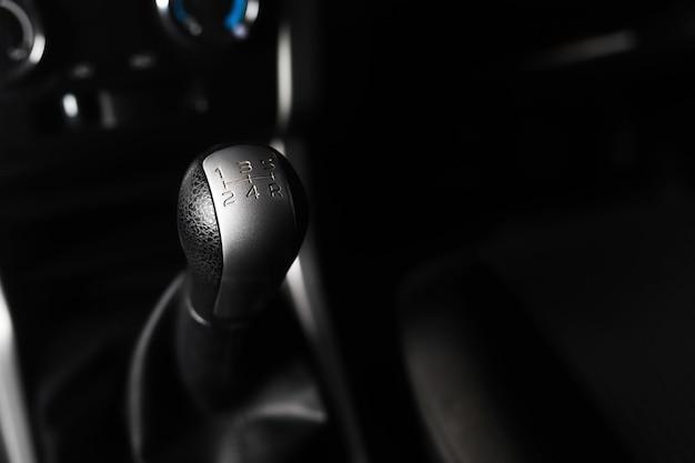 At what speed should you use 6th gear? 