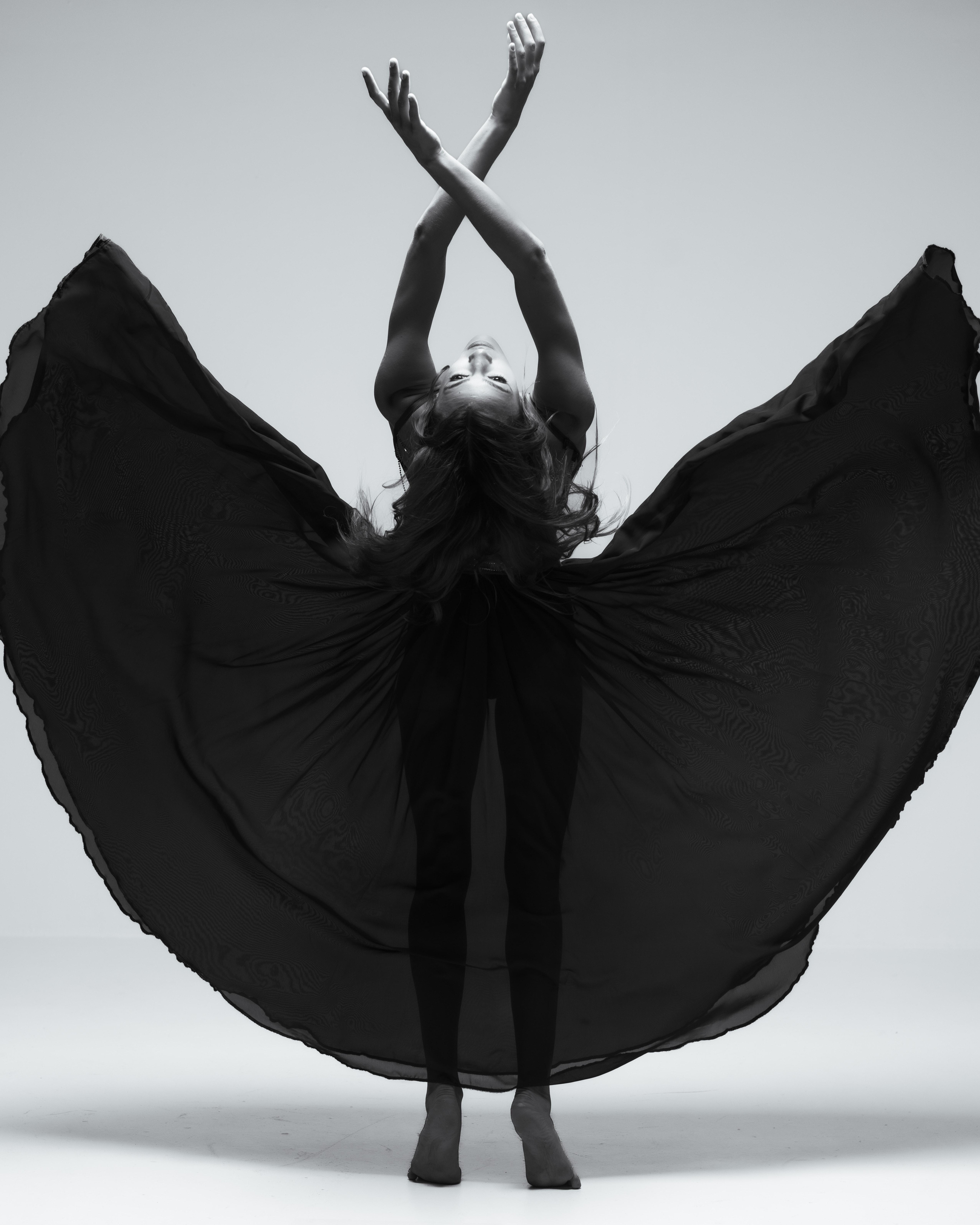 What is the difference between ballet and modern dance? 