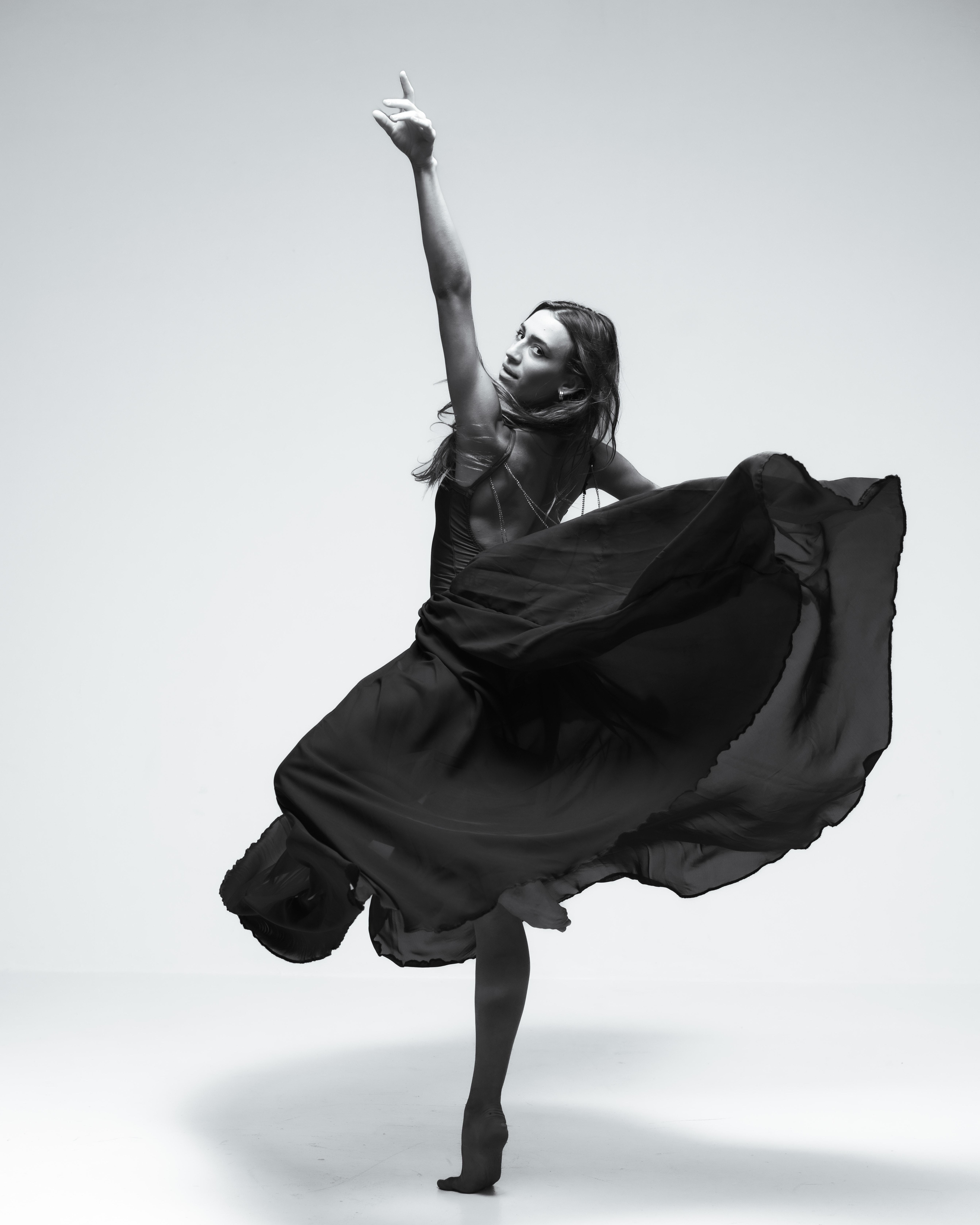 What is the difference between ballet and modern dance? 