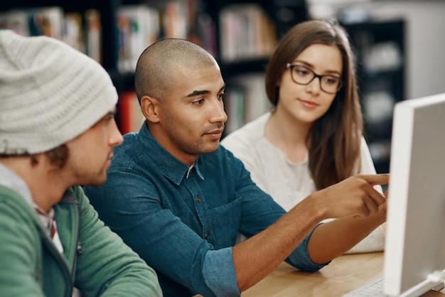 What are the benefits of laptops for students? 