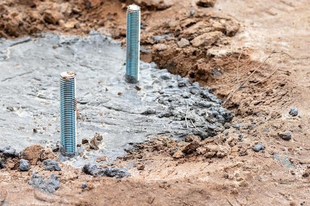 Can any screw be used for grounding? 