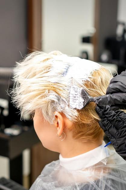 Does Coke remove hair dye? 