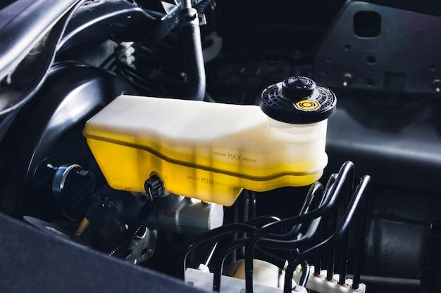 Can DOT 3 brake fluid be used as power steering fluid? 