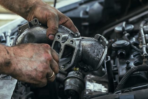 Can I clean EGR valve without removing? 