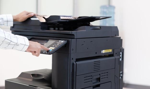 Can I get a photocopy at the Post Office? 