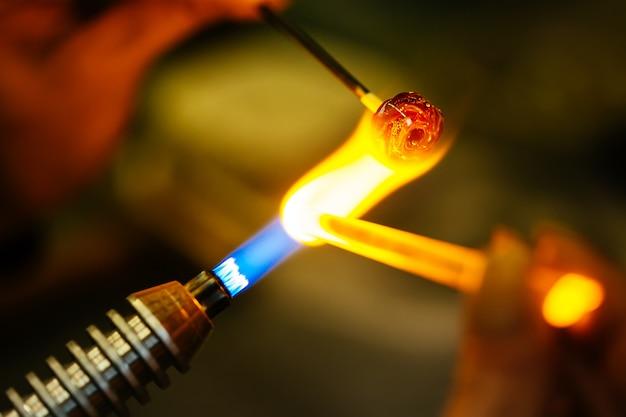 Can I melt glass with a propane torch? 