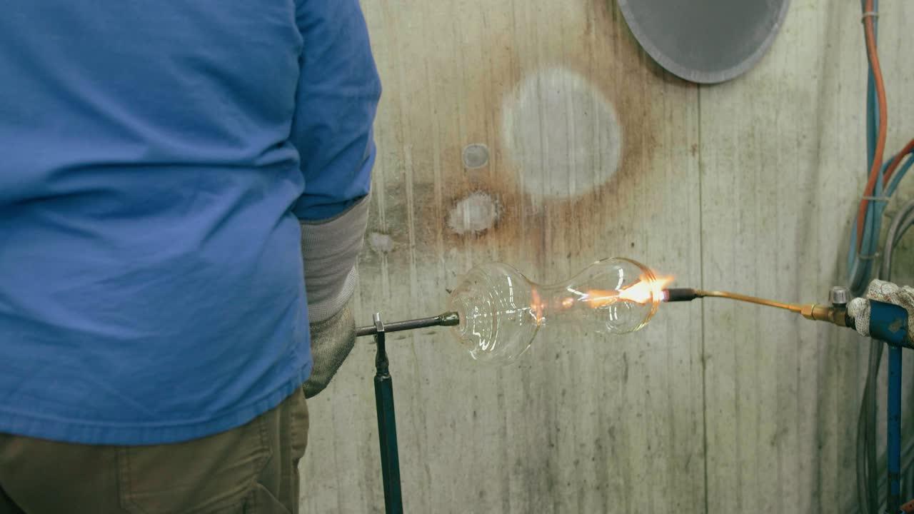 Can I melt glass with a propane torch? 