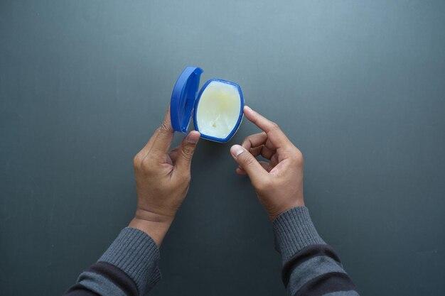 Can I use Vaseline for waves? 