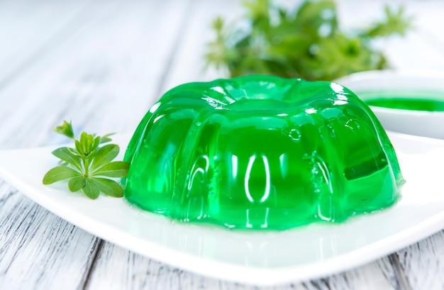 Can you add food dye to jello? 