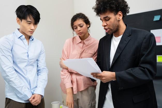 Can you be roommates with the opposite gender in college? 