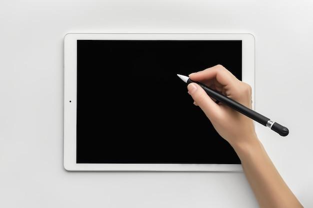 Can you draw on iPad without Apple pencil? 