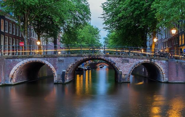 Can you drink at 16 in Amsterdam? 