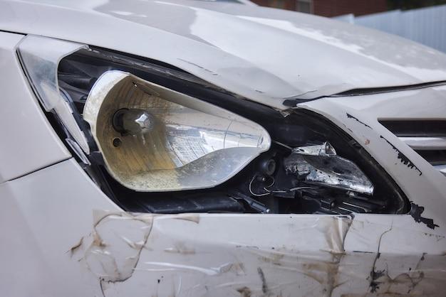 Can you fix a cracked headlight lens? 