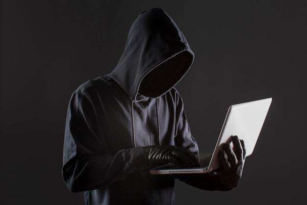 Can you hack a website using inspect element? 