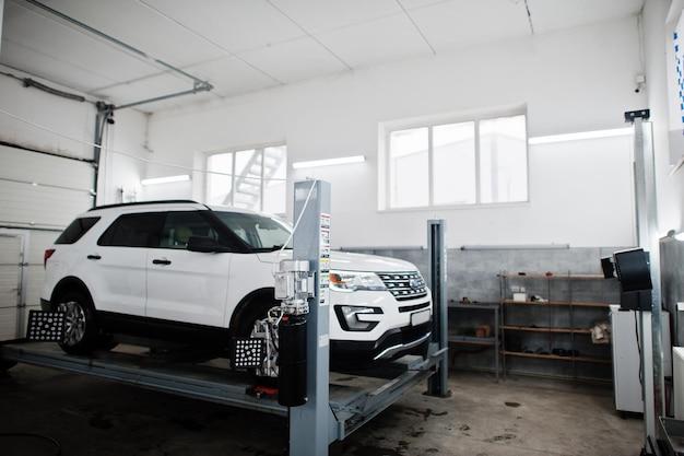 Can you put a lift kit on a Ford Explorer? 