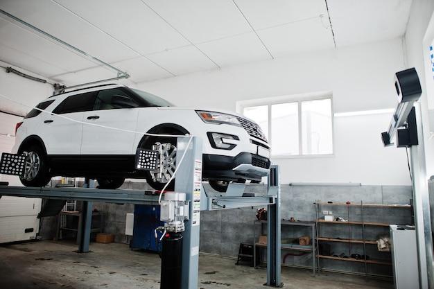 Can you put a lift kit on a Ford Explorer? 