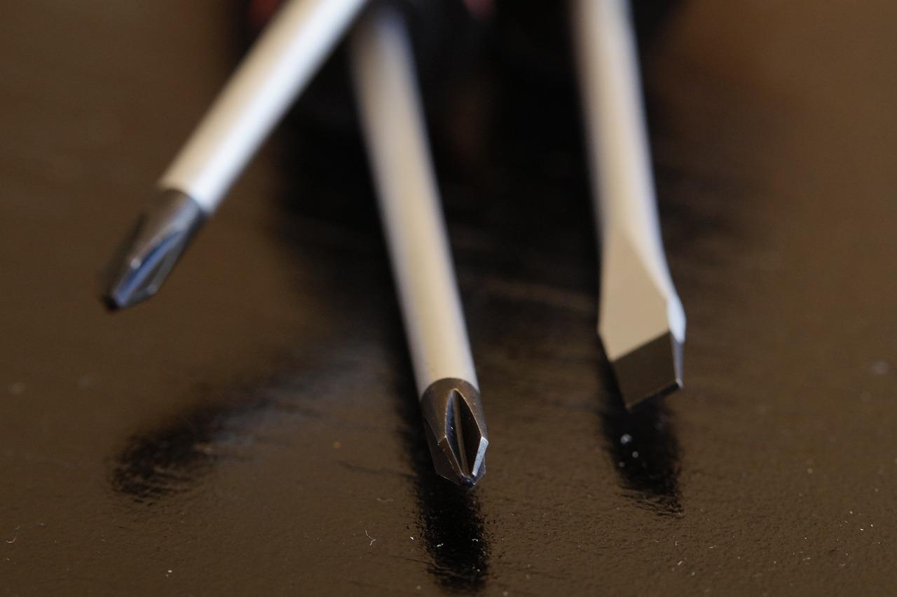 Can you sharpen reel mower blades yourself? 
