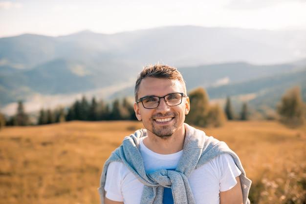 Can you turn a portrait photo into landscape? 