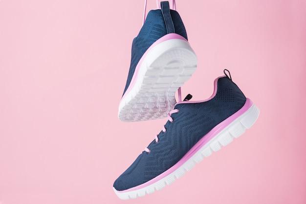 Can you turn off Skechers light up shoes? 