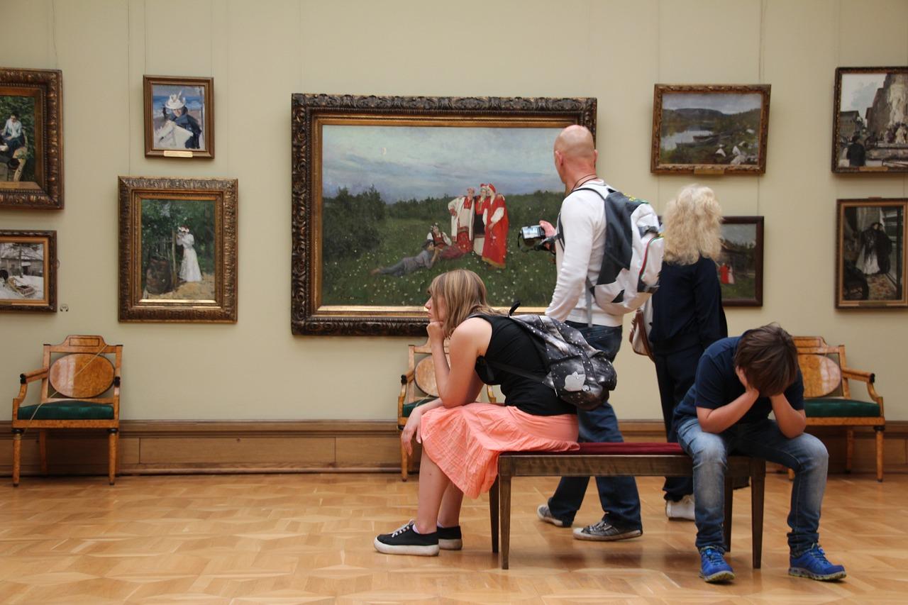 Can you work at a museum without a degree? 