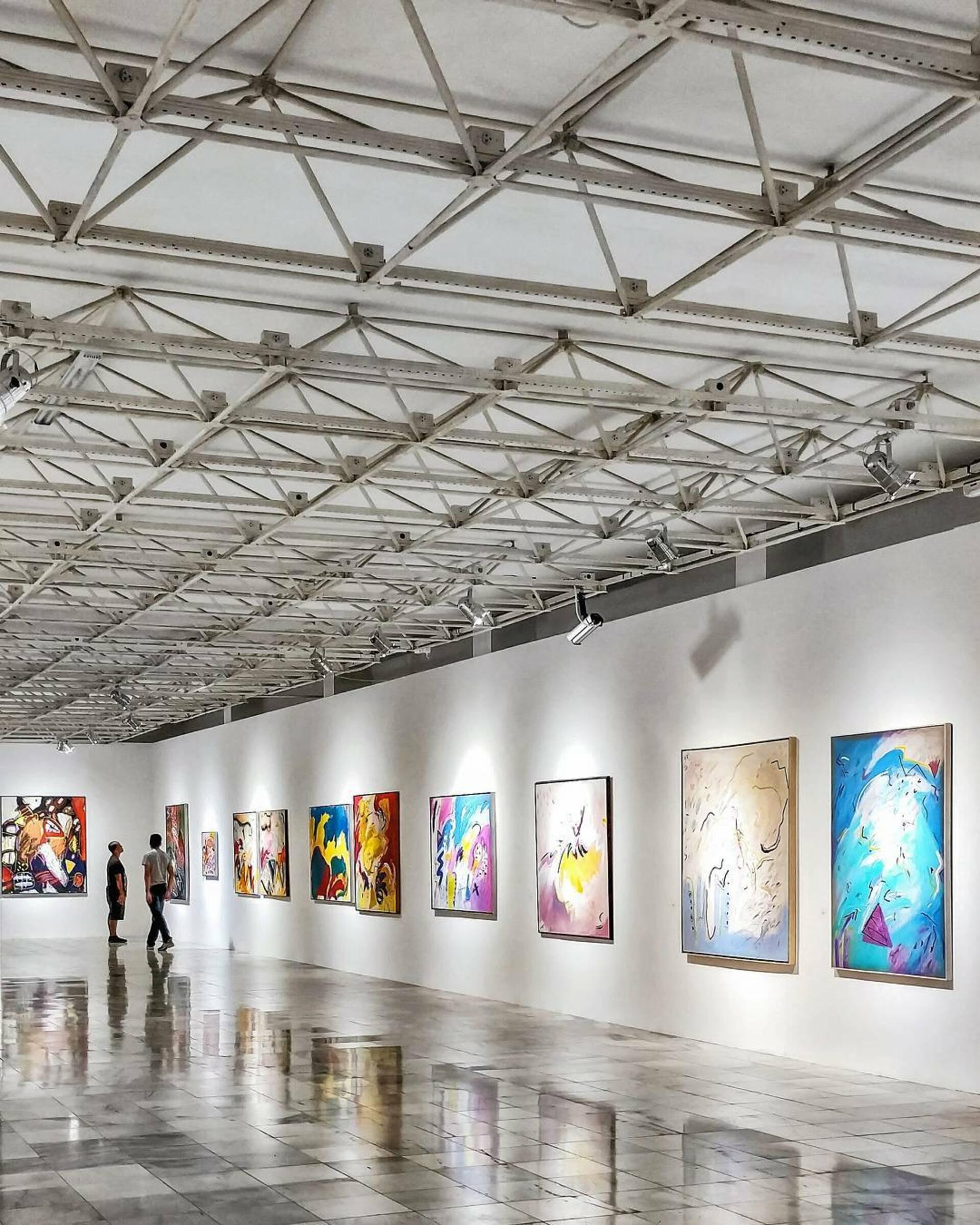 Can you work at a museum without a degree? 
