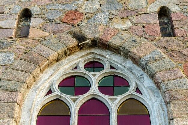 Did they have glass windows in the 1500s? 