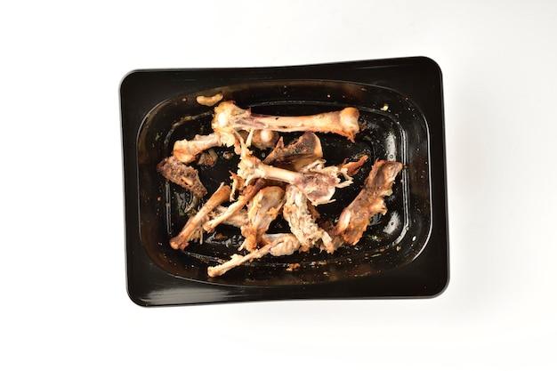 Do chicken bones decompose? 