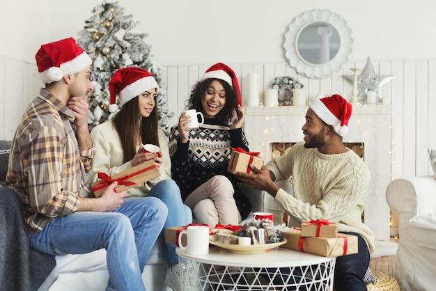 Do guys like getting gifts from girlfriends? 
