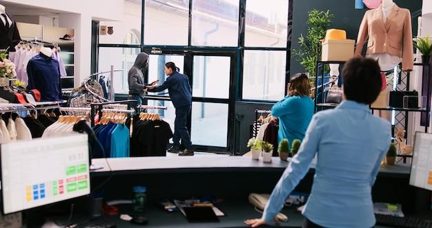 Do stores post pictures of shoplifters? 