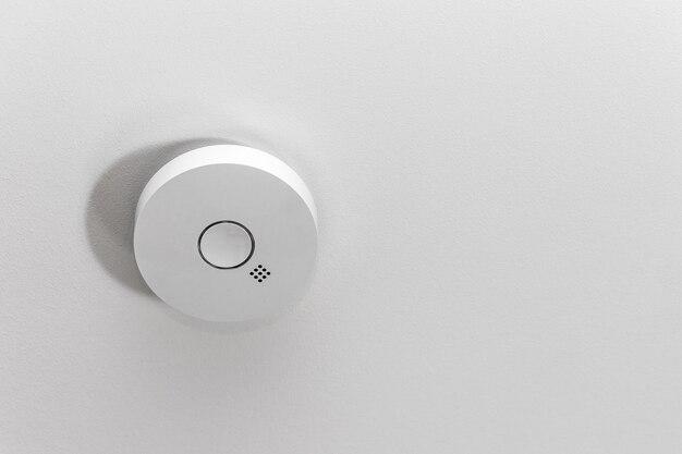 Do wireless smoke detectors comply with building regs? 