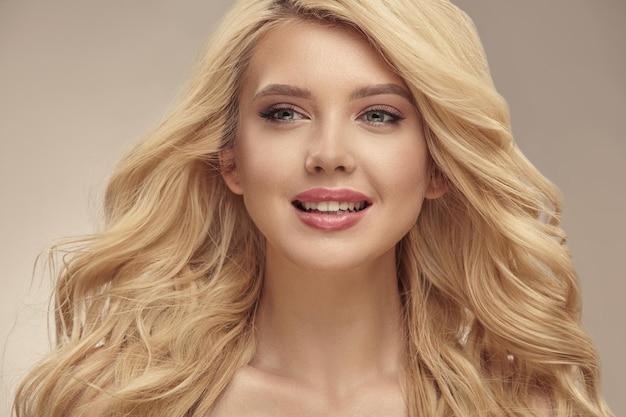 Does blonde box dye contain bleach? 