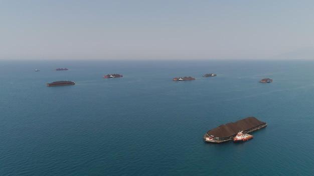 Does coal float in salt water? 