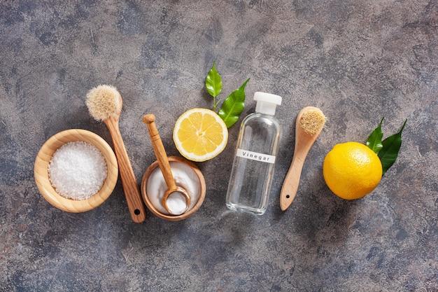 Does lemon juice and vinegar remove stains? 
