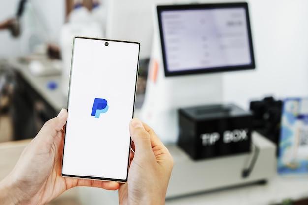Does PayPal take money from bank account immediately? 