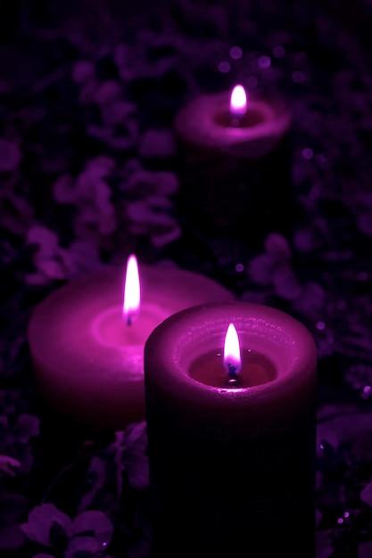 Does the color of a candle affect how fast it burns? 
