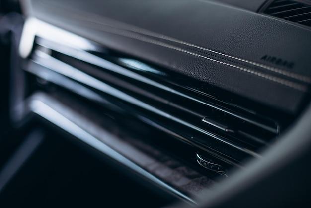 Does the Ford Excursion have a cabin air filter? 