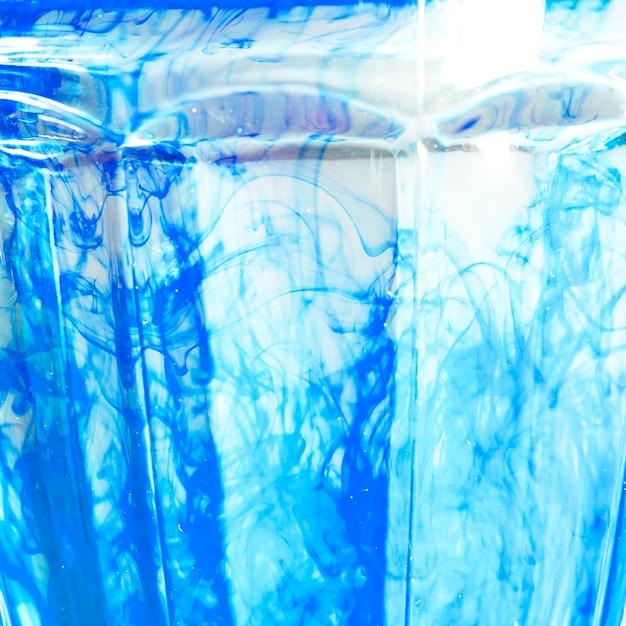 Does vinegar dissolve cotton? 