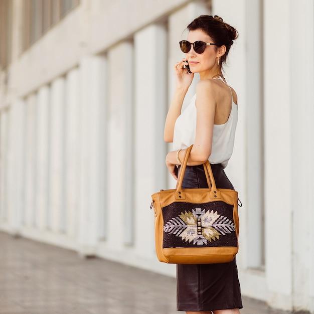 Are Dooney and Bourke handbags made in the USA? 