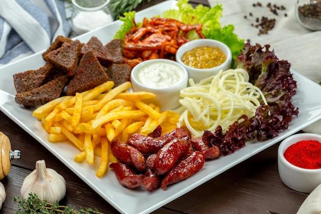 What kind of food did the Dakota tribe eat? 