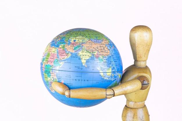 What continent is the Great Victoria Desert in? 