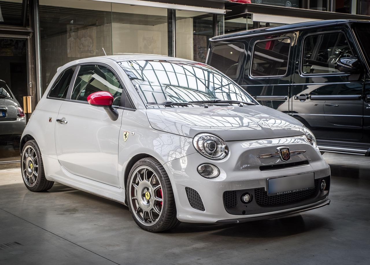 What does the sport button do on a Fiat 500 Abarth? 