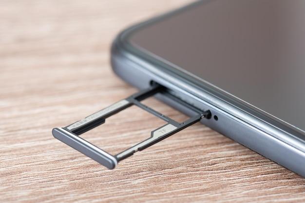 When I get a new phone do I just switch the SIM card? 