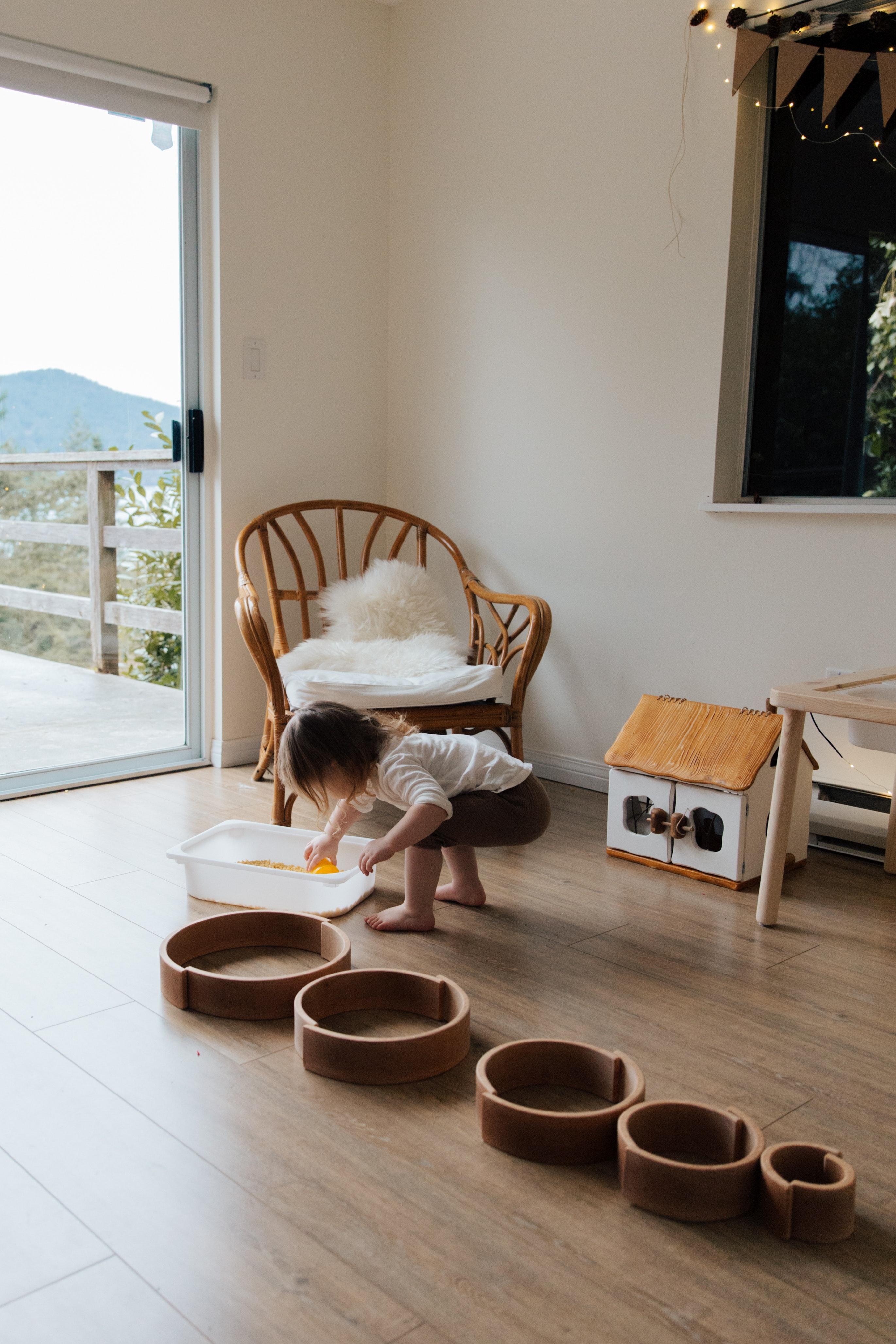 What is the difference between Head Start and Montessori? 