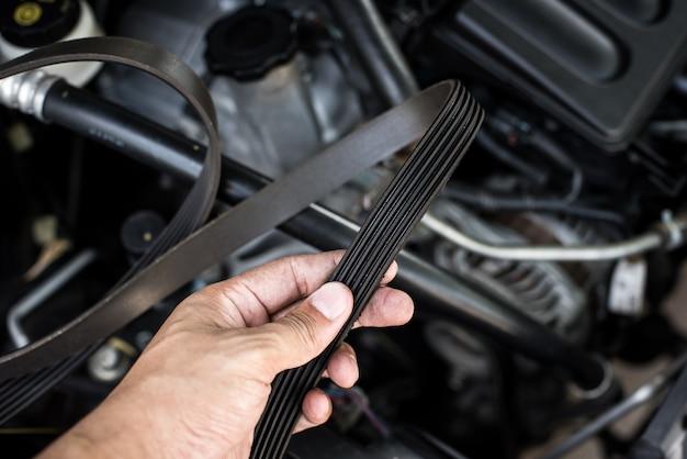 What happens when a Honda timing belt breaks? 
