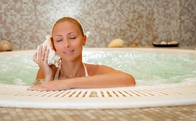 Will Medicare pay for a hot tub for medical reasons? 